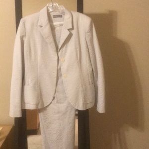 Seersucker peddle pusher pants suit